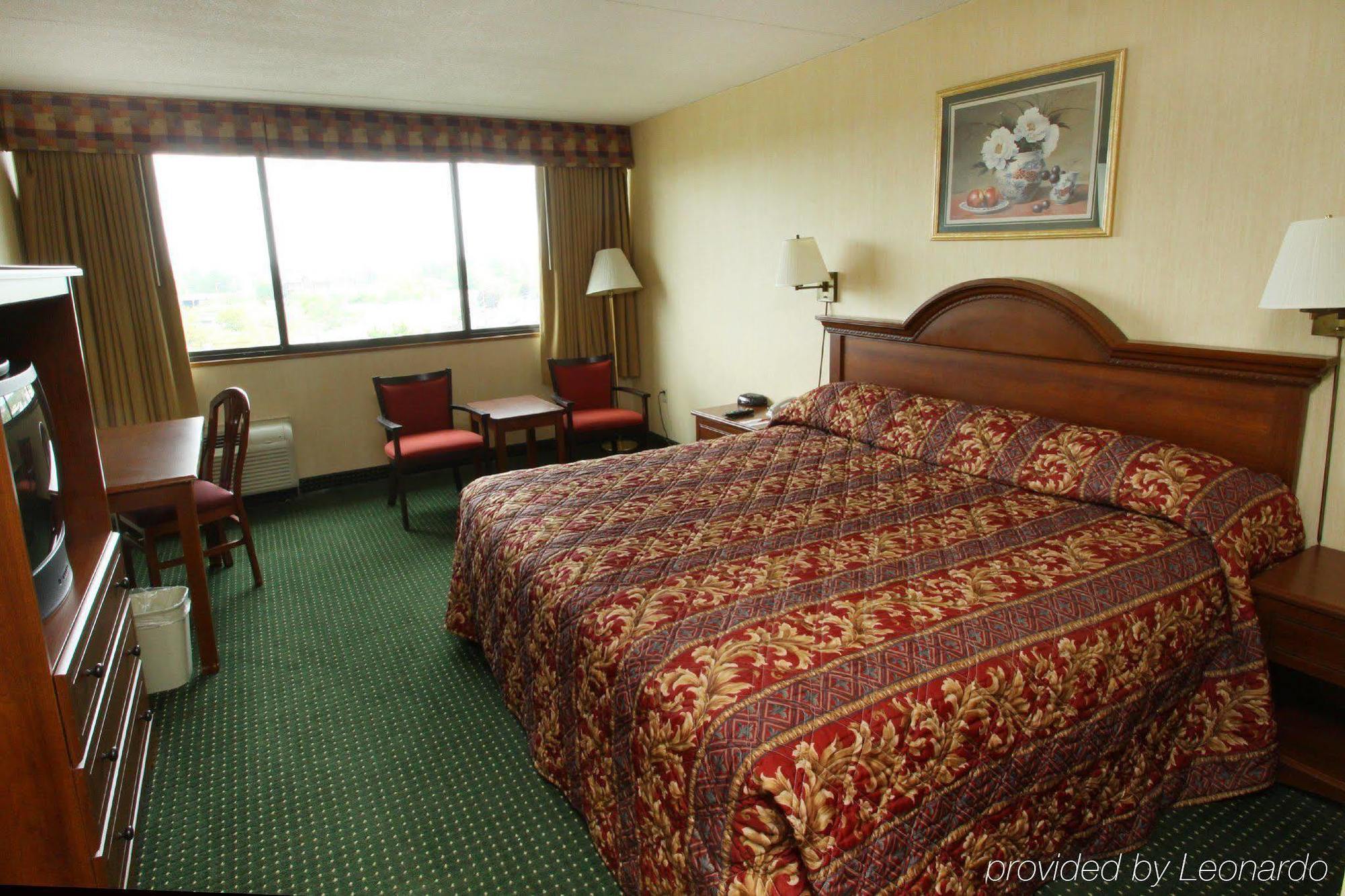 Stratford Hotel And Conference Center Номер фото