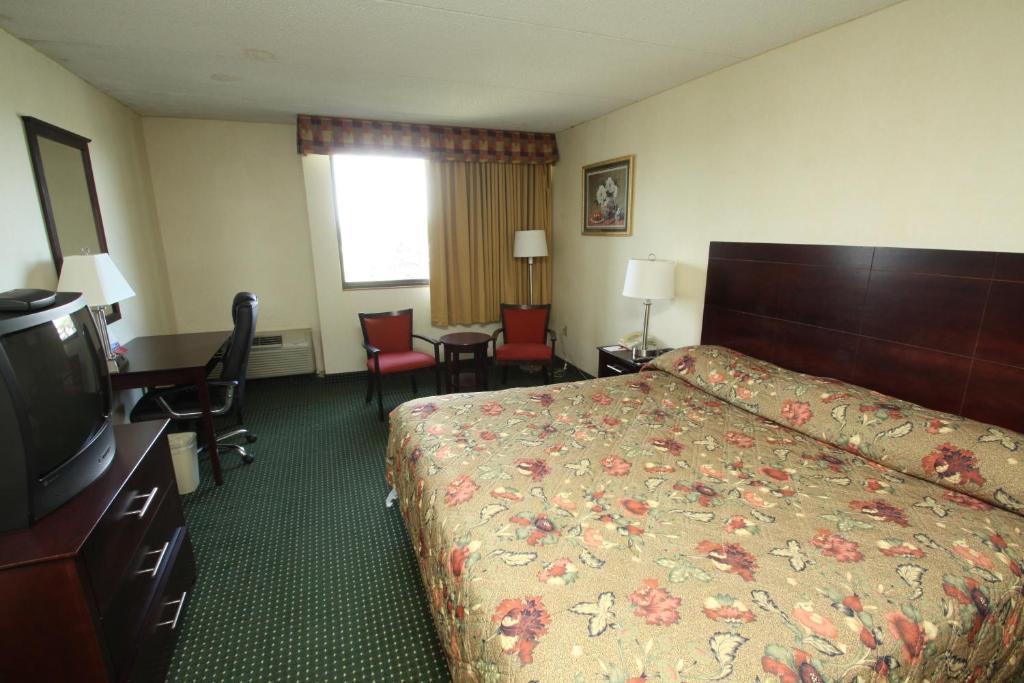 Stratford Hotel And Conference Center Номер фото